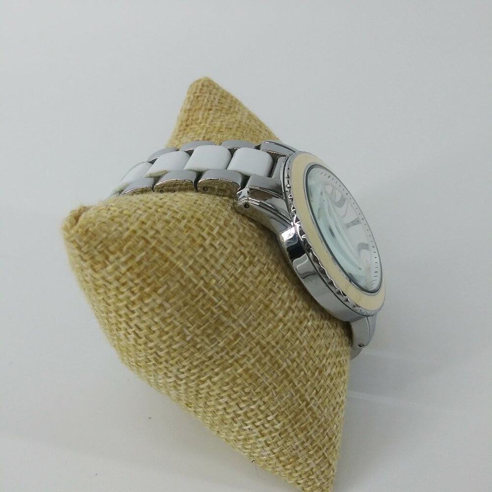 AK Anne Klein Watch Women's Wristwatch 121E White Y2K - Picture 6 of 10